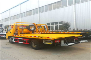 涪城区附近拖车救援搭电